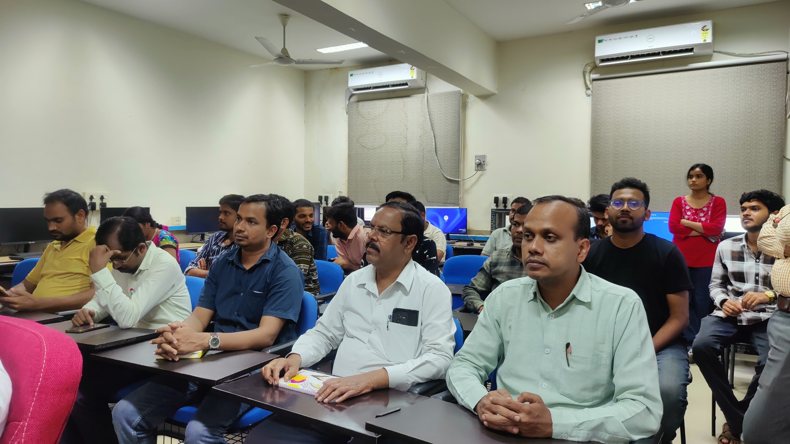 एनआईटी रायपुर में हिंदी कार्यशाला, छात्रों को मिला यूनिकोड का प्रशिक्षण