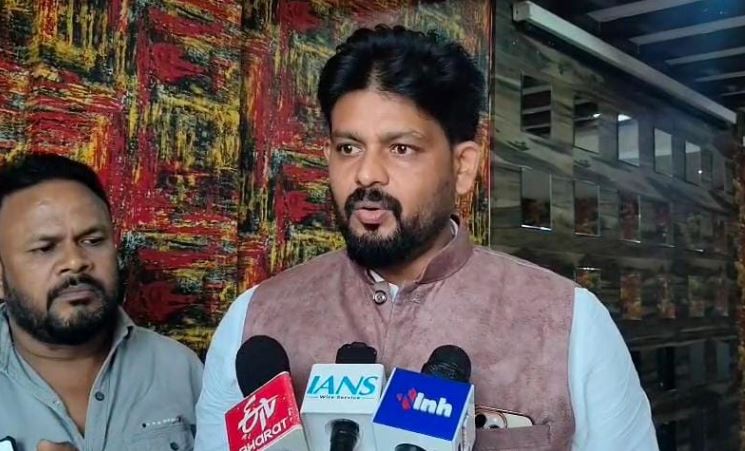 करणी सेना प्रदेश युवा अध्यक्ष अभिषेक सिंह ने तोमर बंधुओं पर की जा रही कार्रवाई 