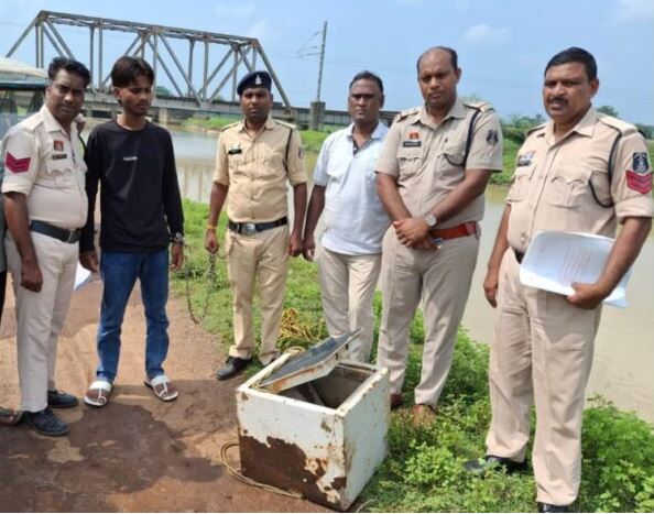 शराब दुकान से चोरी हुआ लॉकर नहर से बरामद&hellip;.