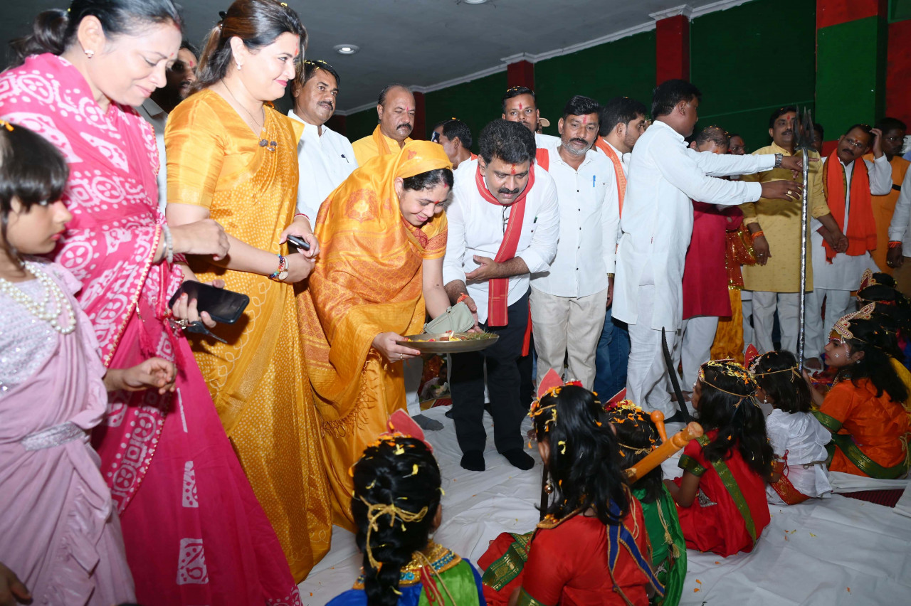 कवर्धा में नवरात्रि पर कन्या पूजन कार्यक्रम : विजय शर्मा ने बेटियों के सम्मान और सशक्तिकरण का दिया संदेश