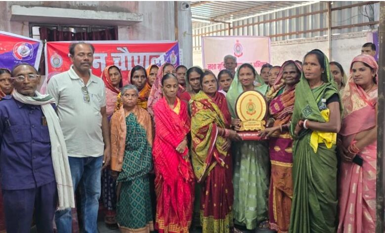 शराबबंदी की मिसाल बना ये गाँव, साहसी महिला संगठन का पुलिस ने किया सम्मान&hellip;.