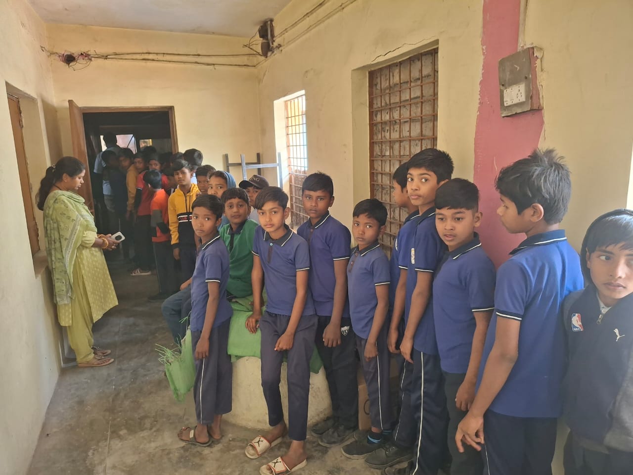 रायपुर&ndash;बिलासपुर मार्ग के विद्यालयों में 1,498 विद्यार्थियों की नेत्र जांच