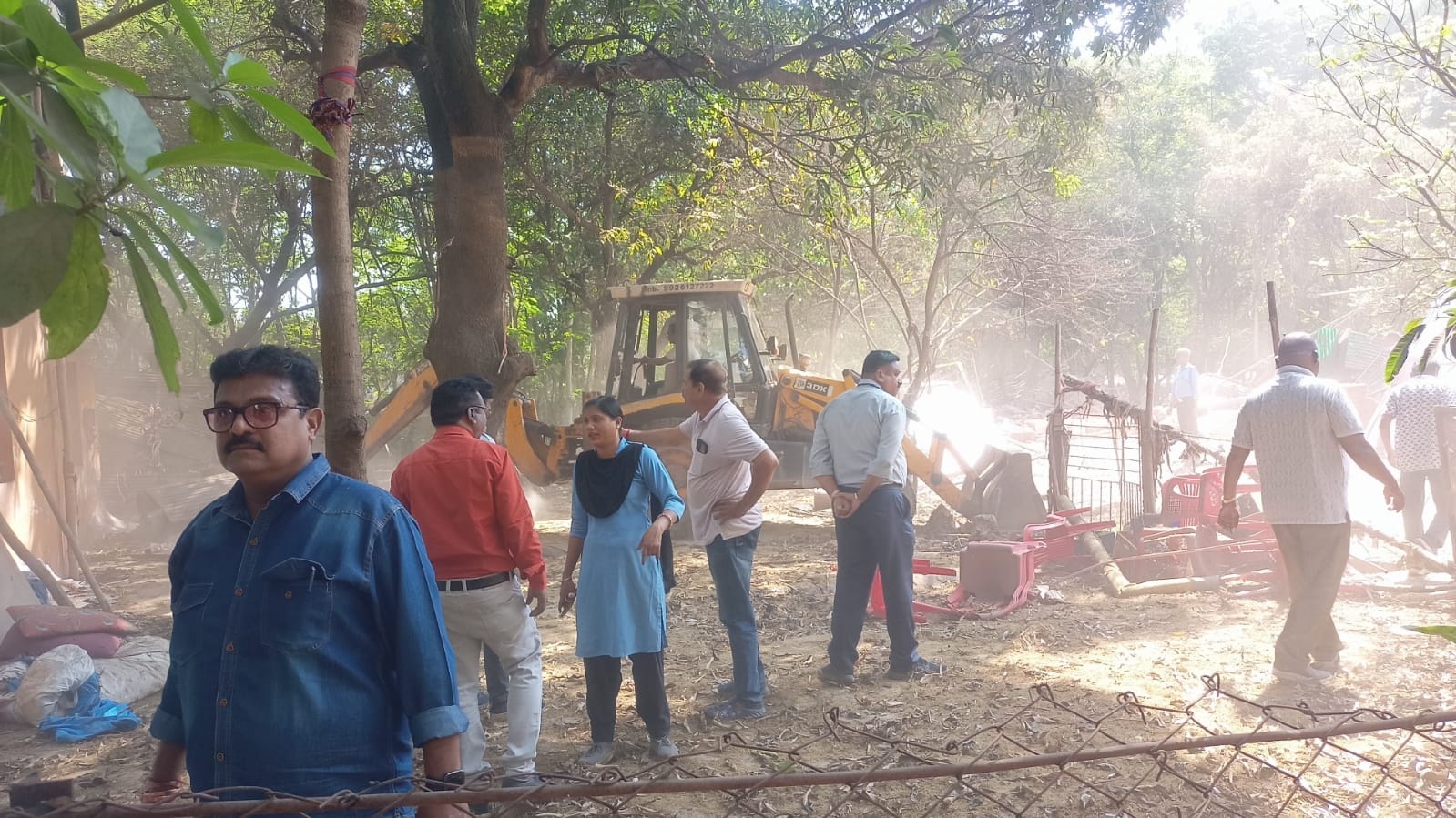 भिलाई इस्पात संयंत्र की सख्त कार्रवाई: सेक्टर-7 और नेवई में अवैध कब्जों पर चला बुलडोजर, हजारों वर्गफीट भूमि मुक्त