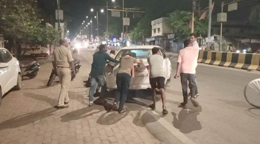 अंतर्राज्यीय गांजा तस्करी का भंडाफोड़ : महाराष्ट्र पासिंग कार खराब होने से खुली पोल