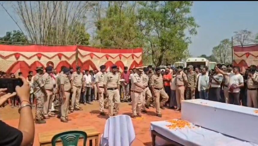 मिट्टी ने अपने लाल को दी विदाई: वीर जवान कृष्ण कुमार कोमरा पंचतत्व में विलीन