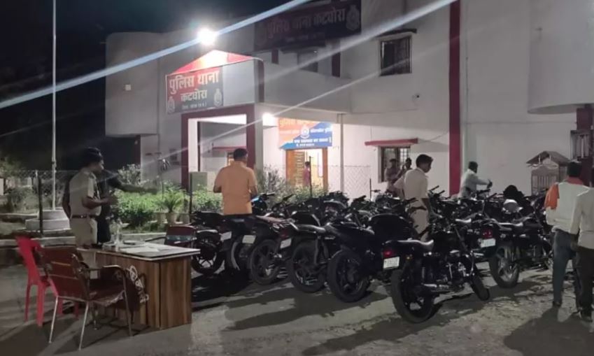 &lsquo;मिनी गोवा&rsquo; झोरा घाट में हुड़दंग पर सख्त एक्शन, पुलिस ने की पिकनिक स्पॉट पर 23 बाइक जब्त