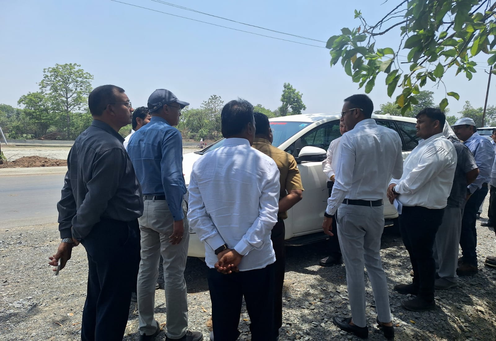 लोक निर्माण विभाग के सचिव ने सड़कों का काम देखा... काम में तेजी लाने के दिए निर्देश