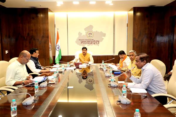 मेट्रो रेल यात्रियों की संख्या बढ़ाने के लिए पर्यटन विभाग का लें सहयोग : मुख्यमंत्री डॉ. यादव