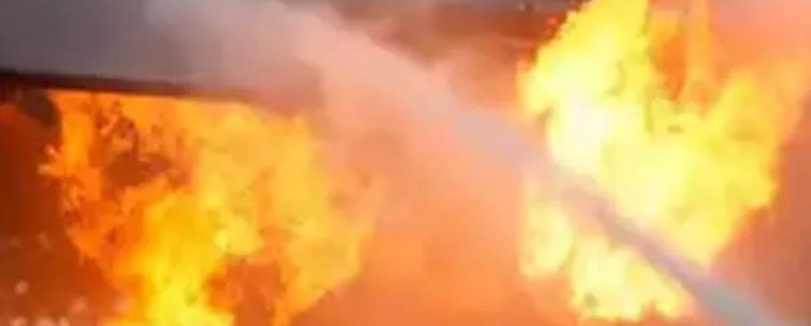 घर में लगी भीषण आग, अंदर सो रहे थे परिवार के चार सदस्य