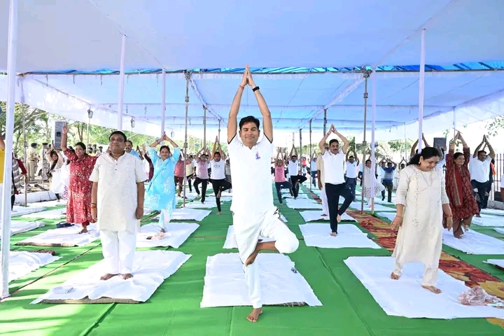 योग हमारी सांस्कृतिक विरासत और स्वस्थ जीवन का आधार है : वित्त मंत्री चौधरी
