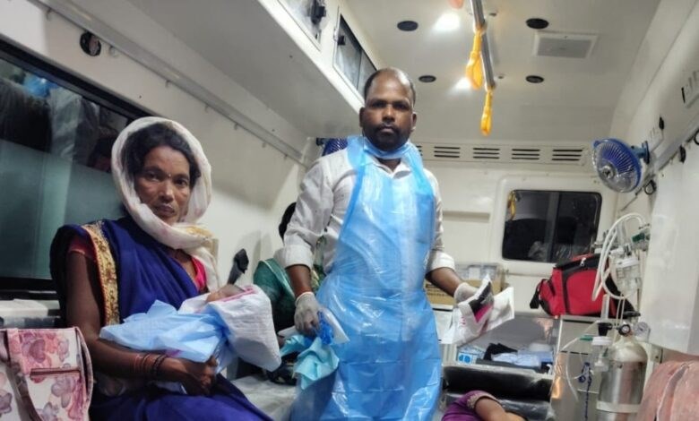 एम्बुलेंस में गूंजी किलकारी, 108 बनी संजीवनी&hellip;.मरवाही अस्पताल की व्यवस्था पर उठे सवाल