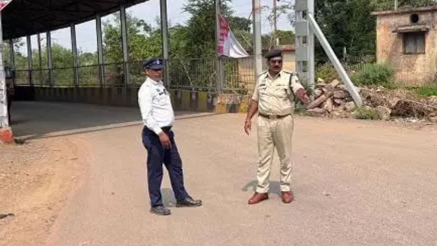 सिरसा गेट अंडर ब्रिज में आवागमन बंद