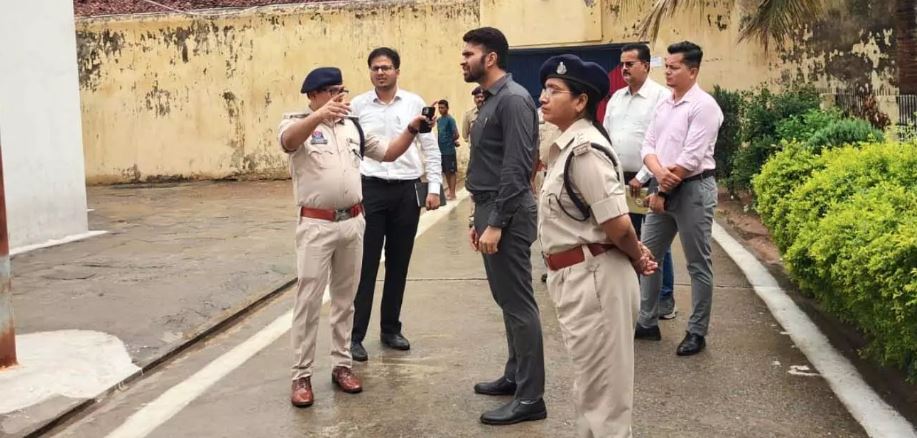 जिला जेल का कलेक्टर एवं SSP ने किया आकस्मिक निरीक्षण