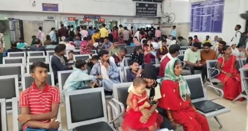 बारिश के बीच बढ़ी बीमारियां, सिम्स की ओपीडी में रोज पहुंच रहे करीब 2 हजार मरीज