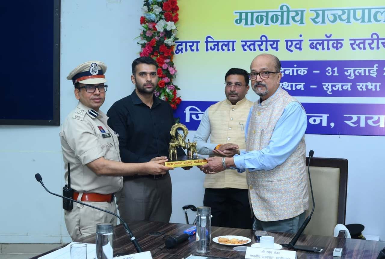 राज्यपाल डेका  ने जल संरक्षण, पर्यावरण, जैविक खेती, शिक्षा, स्वास्थ्य, आजीविका एवं सुशासन पर दिया विशेष जोर
