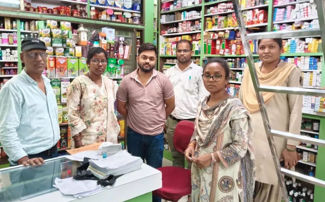 6 दवा दुकानों की हुई जांच, 3 मेडिकल स्टोर पर की कार्रवाई
