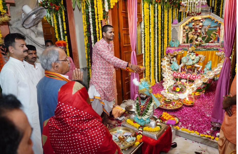 बाबा रामदेवजी के जन्मोत्सव में शामिल हुए बृजमोहन अग्रवाल