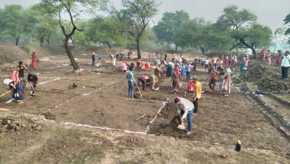सामुदायिक डबरी निर्माण से जल संरक्षण और ग्रामीण आजीविका को मिलेगा नया आधार
