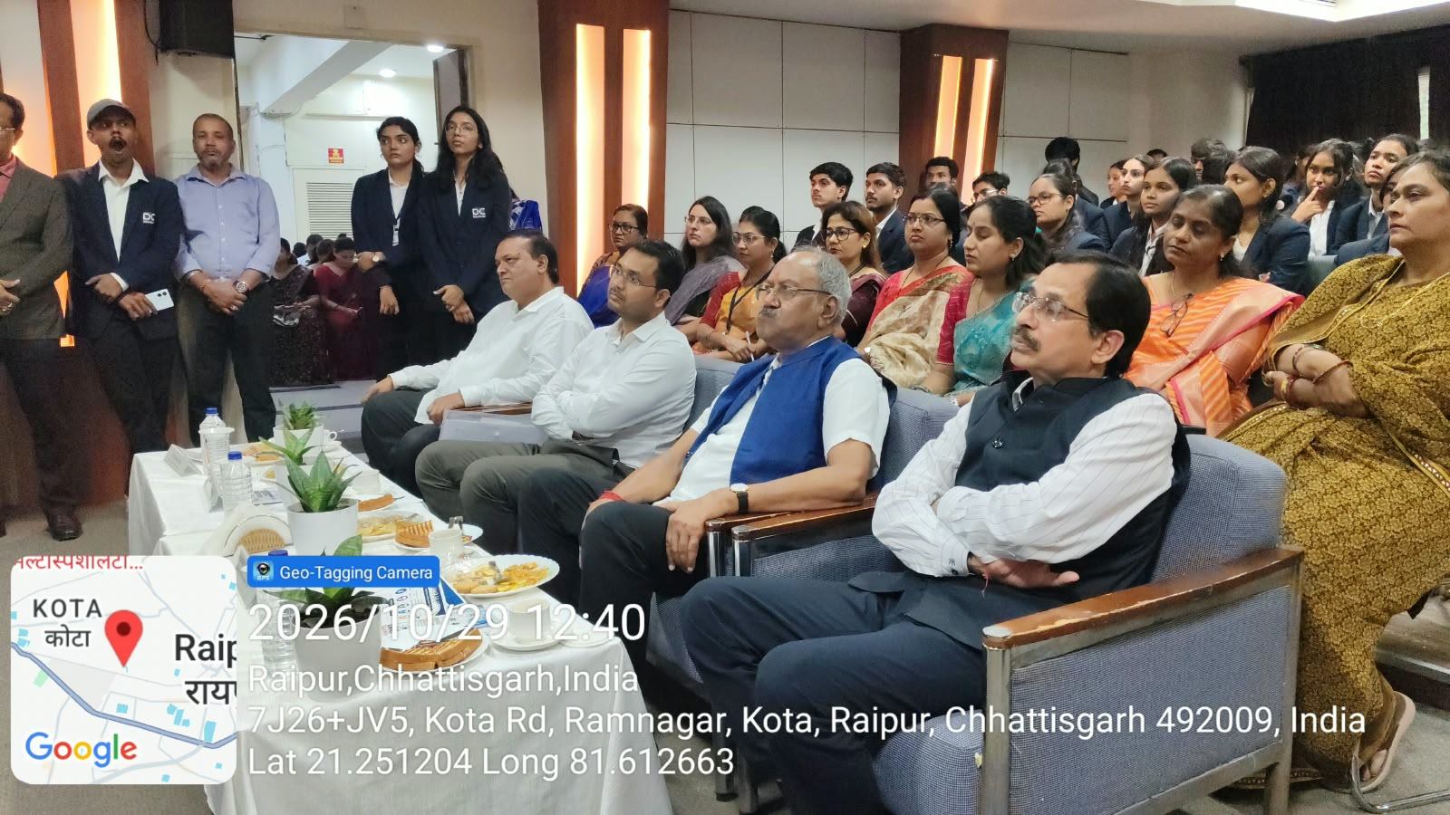 माय भारत द्वारा दिशा कॉलेज में युवा संवाद... 250 से अधिक युवाओं ने लिया लोकतंत्र को मजबूत बनाने का संकल्प