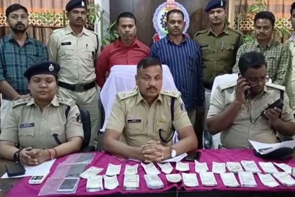 छत्तीसगढ़ में यहां मिला नकली नोटों का जखीरा, तीन गिरफ्तार