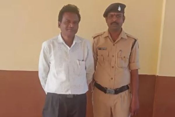 पौन करोड़ की धोखाधड़ी... पूर्व डीईओ मामले में गिरफ्तार... आरटीई के तहत की गई थी हेराफेरी