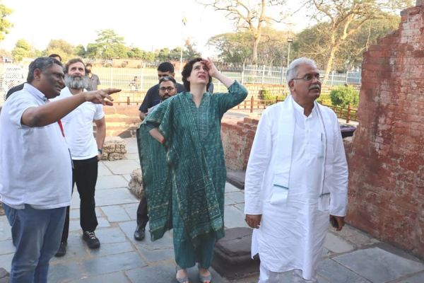 राहुल&mdash;प्रियंका ने देखा सिरपुर... मुख्यमंत्री बघेल ने लक्ष्मण देवालय का कराया दर्शन... सुंदरता के हुए मुरीद