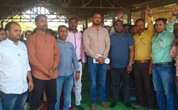 अतिथि शिक्षकों ने सरकार को दी चेतावनी... नियमितीकरण नहीं, तो बोर्ड परीक्षाएं भी नहीं