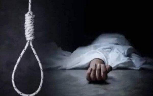 छत्तीसगढ़ में डॉक्टर ने लगाई फांसी... खाना पूछने गई नौकरानी ने फंदे पर लटकते देखा... क्या थी वजह, जांच जारी