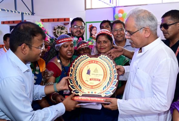  जानिए छत्तीसगढ़ के &lsquo;चाणक्य&rsquo; को जिनका सपना साकार कर रहे दाऊ, जयंती पर किया नमन