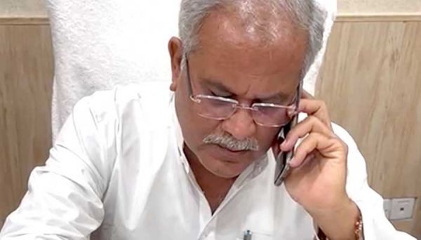 सीएम बघेल ने बिरनपुर में मृतक के परिजनों से की फोन पर बात... दिलाया भरोसा, नहीं बख्शे जाएंगे दोषी