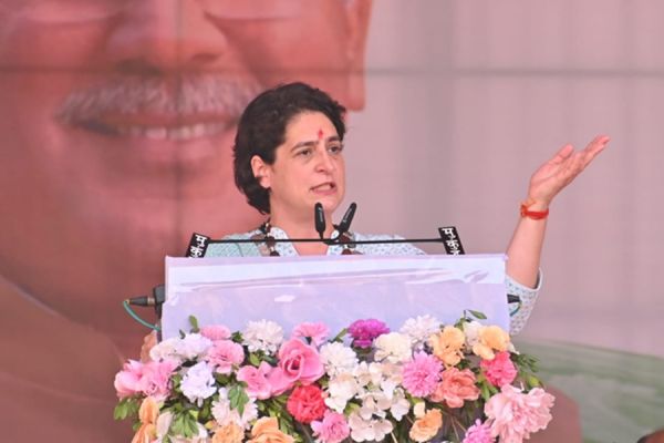 'भरोसे के सम्मेलन' में प्रियंका सीएम और सरकार के कामों को सराहा... तो बातों ही बातों में भरोसा बनाए रखने की कह गई बात