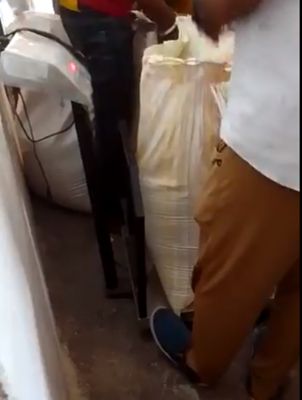 BIG NEWS : छत्तीसगढ़ में कैसे मारा जाता है गरीबों का पेट... कैसे होती है पीडीएस राशन की चोरी... देखिए इस वीडियो में