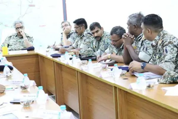 CG NEWS : नक्सलियों के खिलाफ बड़े मोर्चे की तैयारी... DGP जुनेजा ने ली हाई लेवल मीटिंग... सामंजस्य बनाने पर जोर