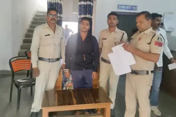 पैसों का लालच देकर केस वापस करने दबाव... फिर जान से मारने की धमकी... आरोपियों को पड़ गया उलटा... TI सस्पेंड