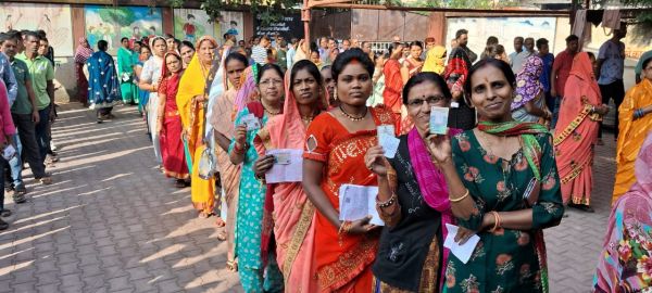 छत्तीसगढ़ की 50 विधानसभा सीटों में महिलाओं ने पुरुषों की तुलना में किया ज्यादा मतदान
