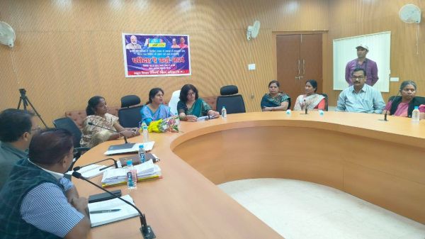 कोरबा में परीक्षा पर्व का आयोजन.... शताब्दी पांडे ने प्राचार्य और डीईओ को दिया प्रशिक्षण