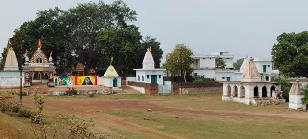 गौरैया धाम में खुदाई करने से निकलती है पाषाण मूर्तियां, अब तक 143 मूर्तियों का संरक्षण,