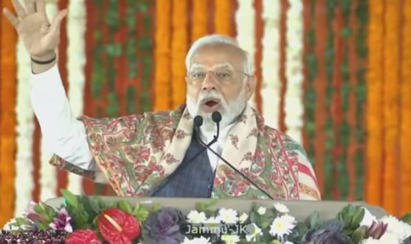 LIVE: PM मोदी ने जम्मू से छत्तीसगढ़ के IIT स्टूडेंट्स को दी सौगात