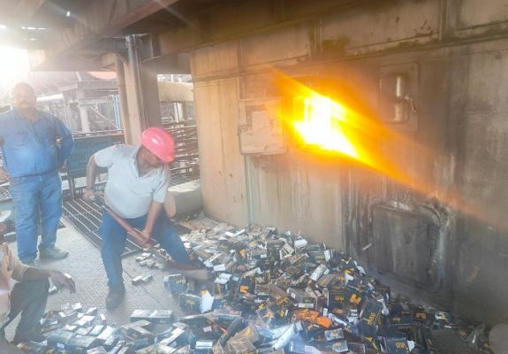 चार करोड़ के 41 लाख विदेशी सिगरेट भठ्ठी में जलकर खाक.... जानिए किसने और क्यों किया ऐसा