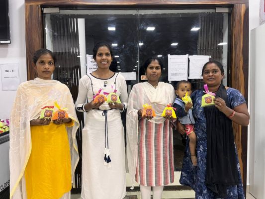 रंग गुलाल बनाकर जीवन में रंग भरती &lsquo;दीदियां&lsquo;'