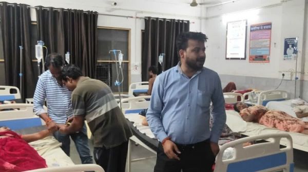 आगरा लखनऊ एक्सप्रेस वे&zwnj; पर छत्तीसगढ़ के श्रद्धालुओं से भरी बस पलटी, तीन मरे 27 घायल