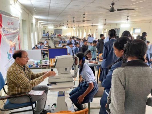 एएम/एनएस इंडिया की पहल : बालज्योति शिविरों में 800 से अधिक बच्चों के आंखों की हुई जांच