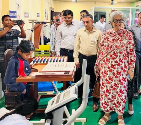  रक्षा मंत्रालय के अधिकारियों ने किया दंतेवाड़ा के विकास कार्यों का अवलोकन