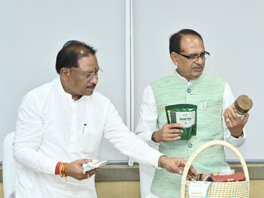 जशप्योर ब्रांड के उत्पादों की केंद्रीय कृषि मंत्री शिवराज सिंह चौहान ने की सराहना