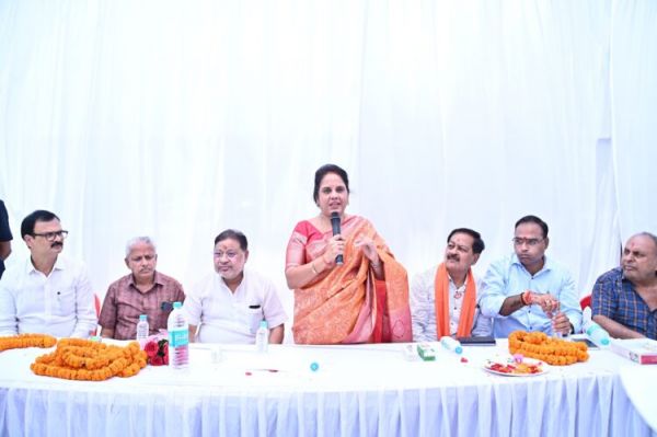 शहर के सर्विस लेन को अतिक्रमण मुक्त रखने किया जाएगा पौधरोपण