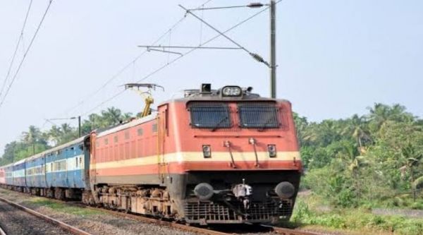 बिलासपुर से काचेगुडा के लिए चार फेरे में  चलेगी स्पेशल ट्रेन….