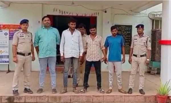 गुरुनानक ढाबा में तोड़फोड़ और मारपीट करने वाले 4 आरोपी व 1 नाबालिग गिरफ्तार