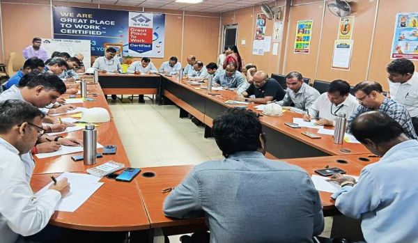 सेल-भिलाई में महिला ठेका श्रमिकों के लिए &lsquo;नई चेतना&rsquo; कार्यक्रम, अधिकारों और स्वास्थ्य की दी जानकारी