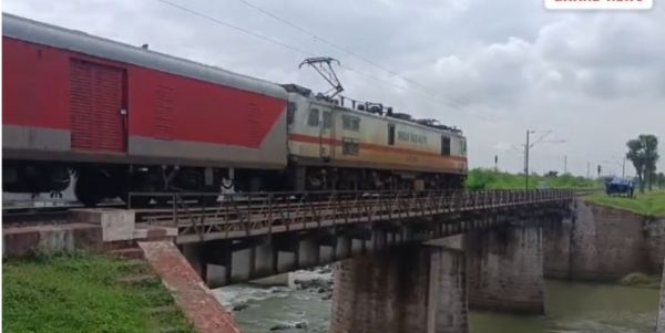 Railway सेंसर की शक्ति रेलवे ने छूली सुरक्षा की नई ऊंचाईं