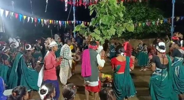 ग्राम-बाना में धूमधाम से मनाया गया करमा पर्व